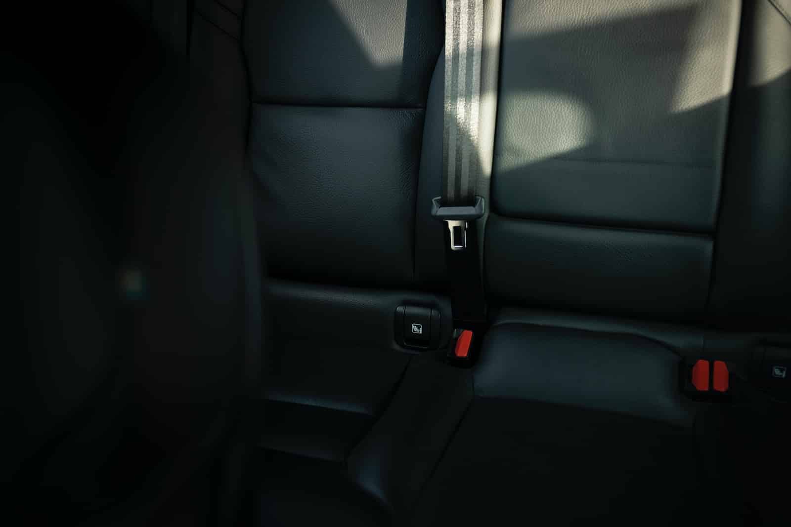 Le cuir de voiture naturellement